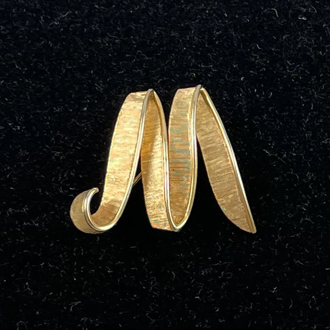 Crown Trifari Gold M Initial Brooch Vintage