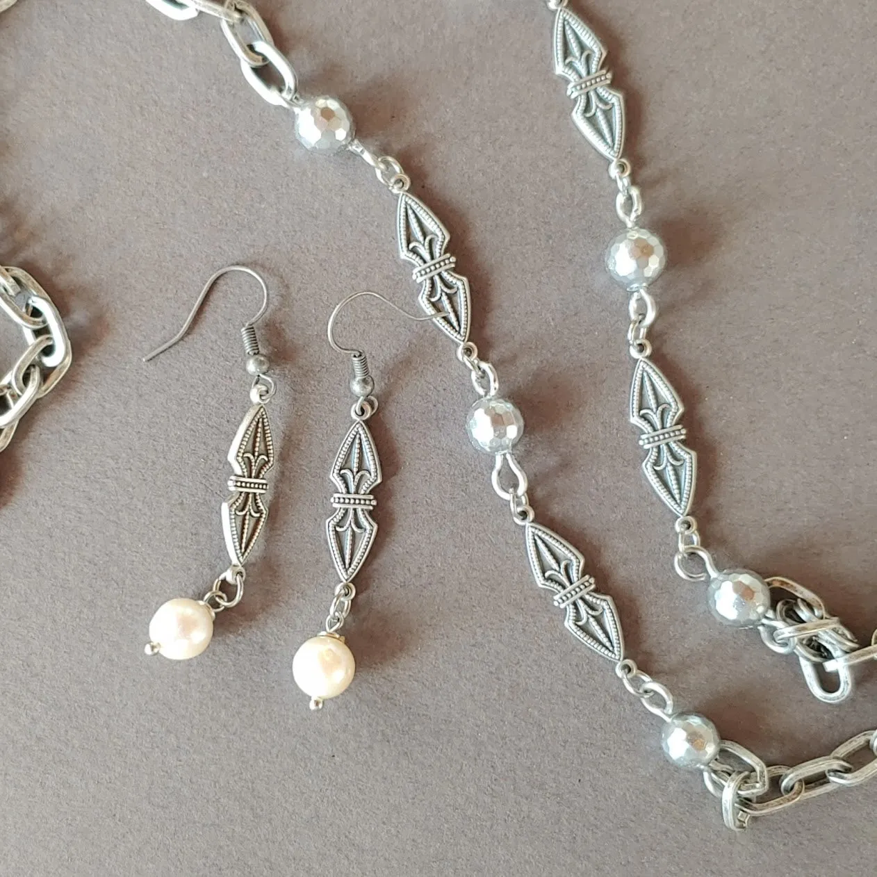 Dainty Pearl Earrings