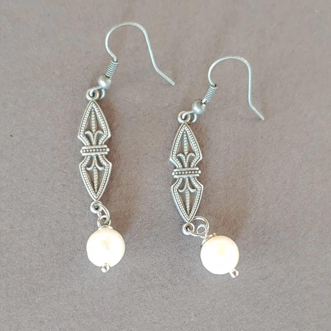 Dainty Pearl Earrings
