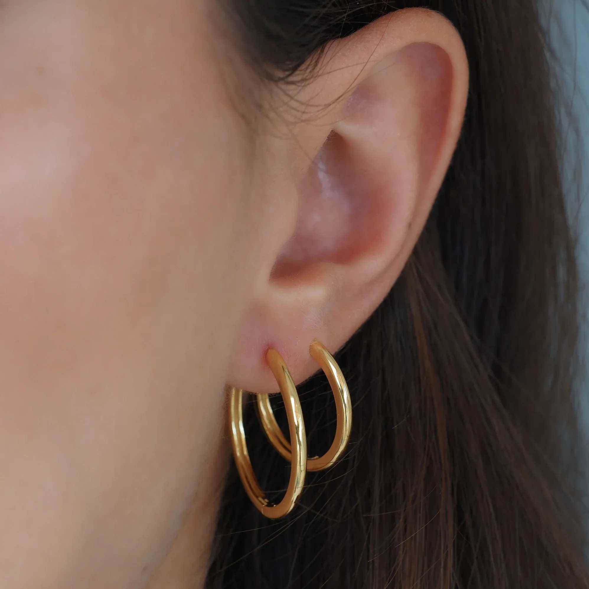 Medium Hoops in Silver
